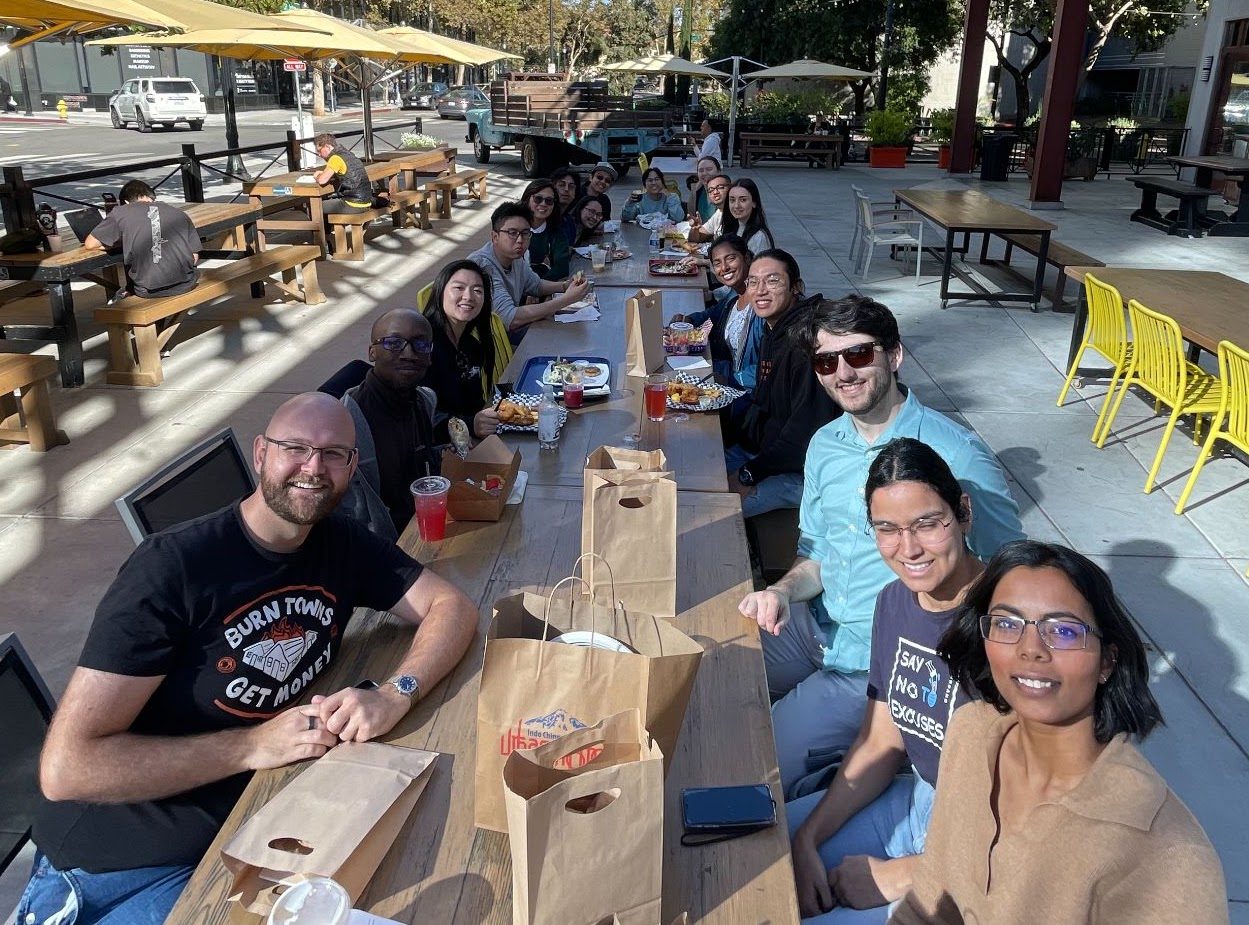 Hannele Padre (at the end of the table) joined us for lunch 🥳